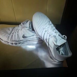 Nike free TR 6 white wolfgray sneakers